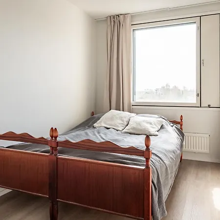 Big Apartment, 4 Bedrooms, Sauna, Free Parking - Ev Charging *