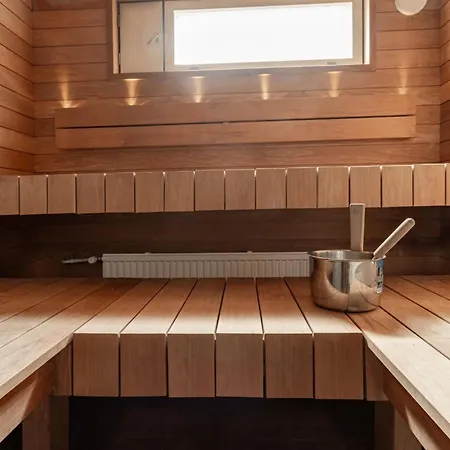 Big Apartment, 4 Bedrooms, Sauna, Free Parking - Ev Charging * Тампере