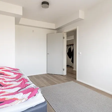 Big Apartment, 4 Bedrooms, Sauna, Free Parking - Ev Charging