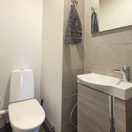 Big Apartment, 4 Bedrooms, Sauna, Free Parking - Ev Charging Daire *