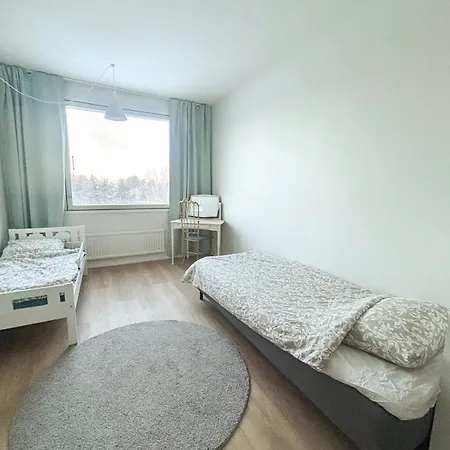 Big Apartment, 4 Bedrooms, Sauna, Free Parking - Ev Charging Daire *